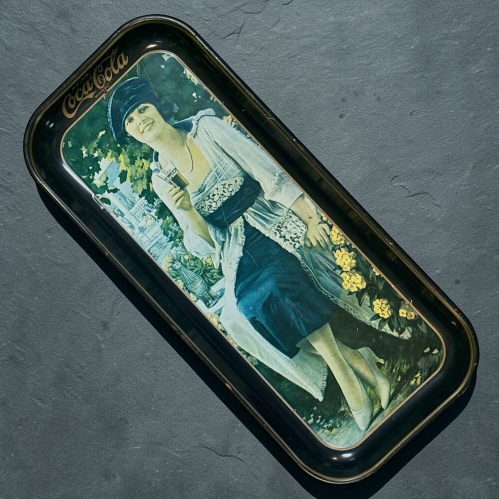 Vintage Coca-Cola 1973 Party Flapper Girl Blue Hat Metal Rectangle Serving Tray
